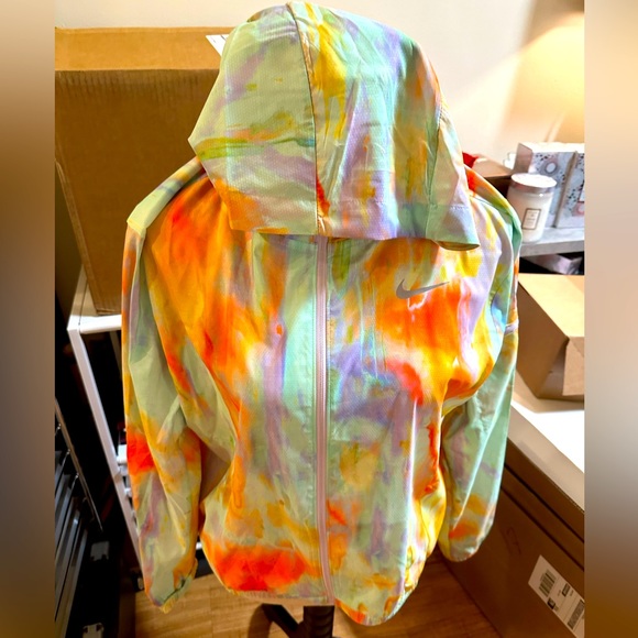 Like new Nike lightweight running rain jacket - Picture 1 of 10